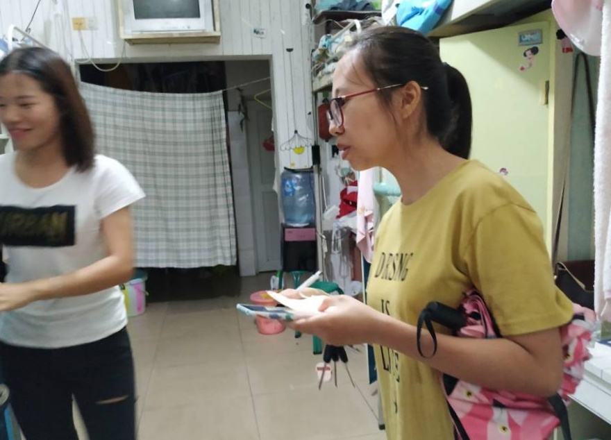 17级辅导员叶珊询问学生情况